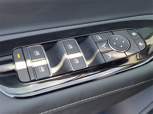 Vehicle image 23 of 35