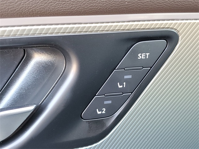 Vehicle image 24 of 35