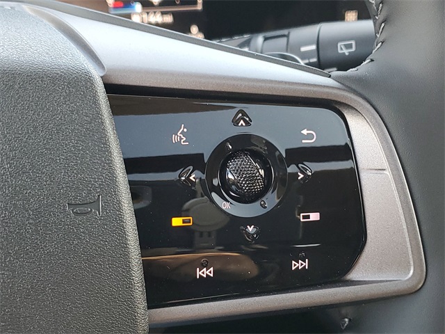 Vehicle image 15 of 35