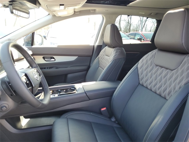 Vehicle image 6 of 35