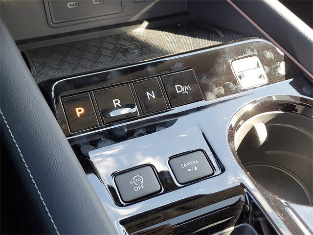 Vehicle image 21 of 35