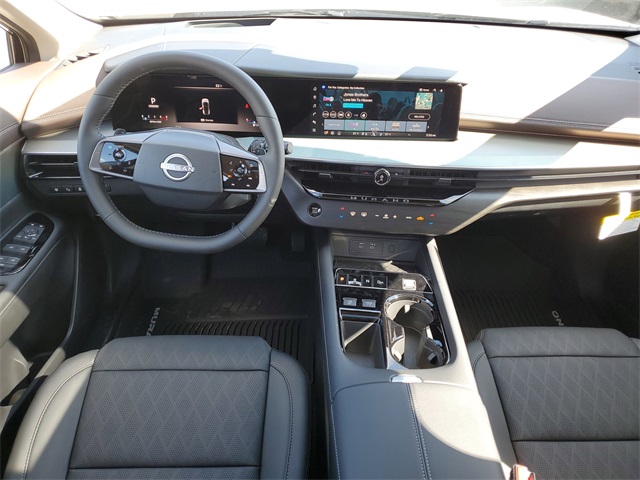 Vehicle image 25 of 35