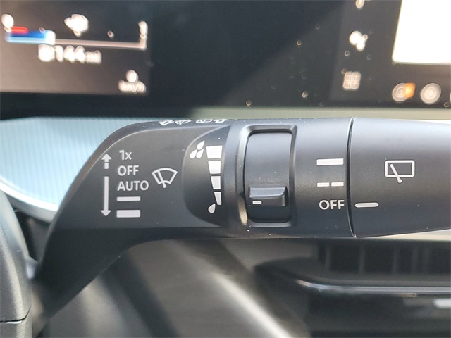 Vehicle image 13 of 35