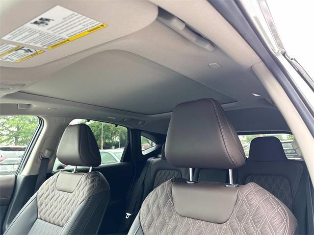 2025 Nissan Murano Platinum Image 8 of 18