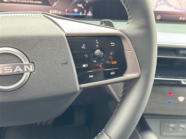 2025 Nissan Murano Platinum Image 17 of 18