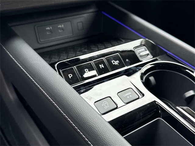 2025 Nissan Murano Platinum Image 16 of 18