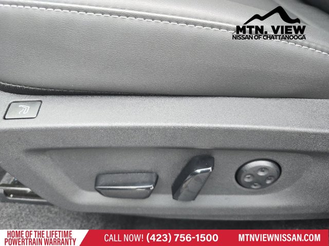 Vehicle image 8 of 20