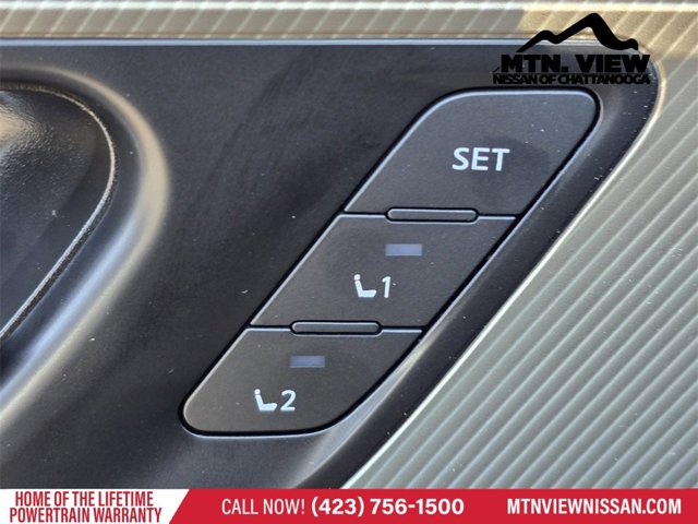 Vehicle image 13 of 20