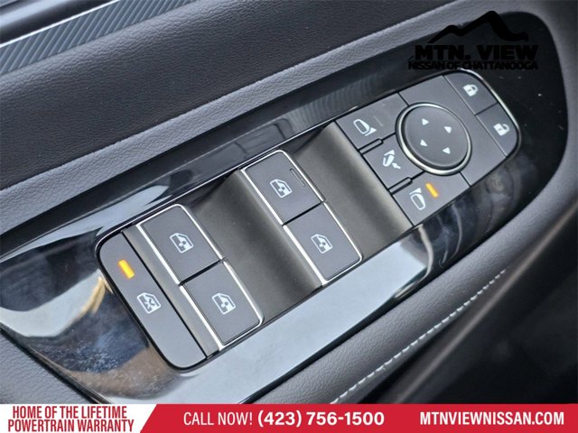 Vehicle image 12 of 20