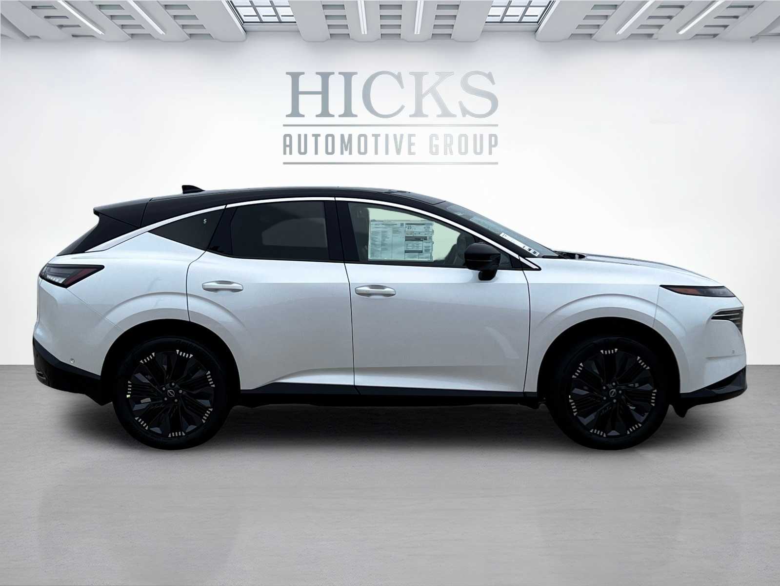 Vehicle image 4 of 24