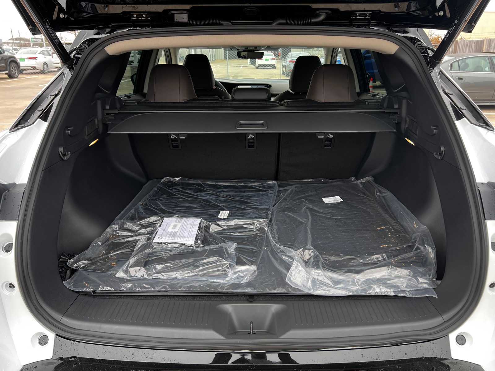 Vehicle image 10 of 24
