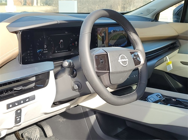 Vehicle image 9 of 33