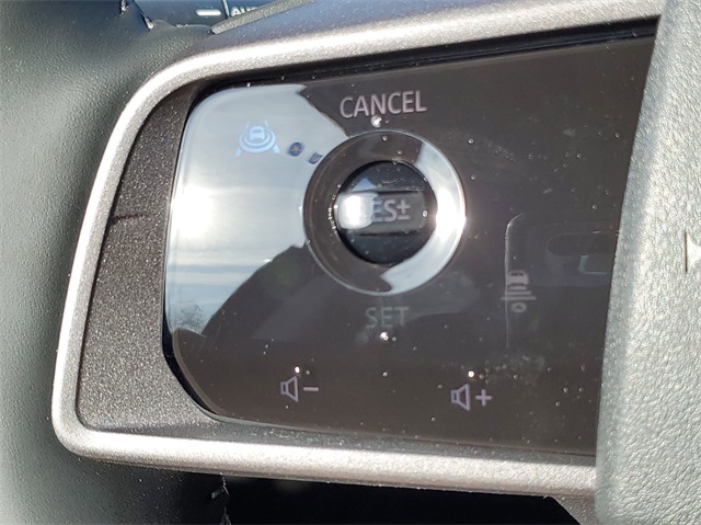 Vehicle image 14 of 33
