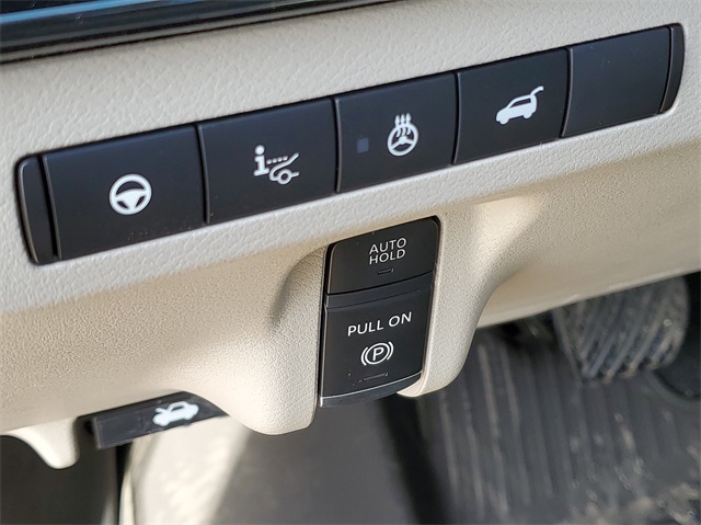 Vehicle image 10 of 33