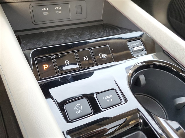 Vehicle image 21 of 33