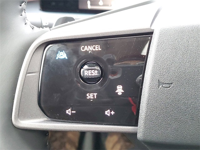 Vehicle image 21 of 34