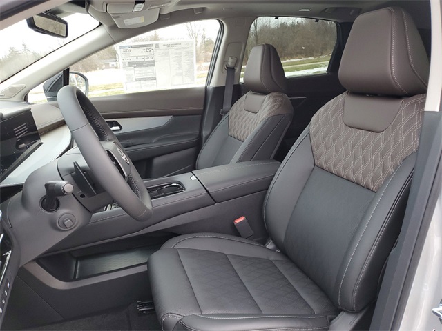 Vehicle image 8 of 34