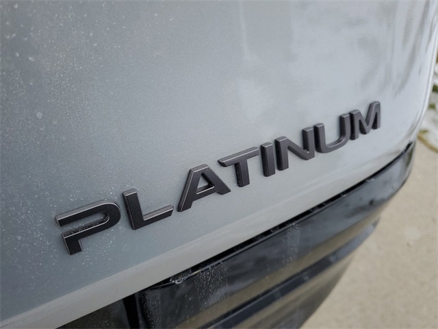 Vehicle image 22 of 34