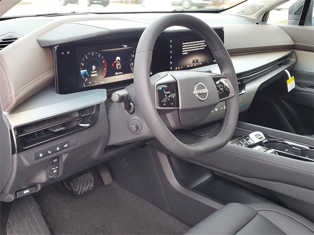 Vehicle image 10 of 34