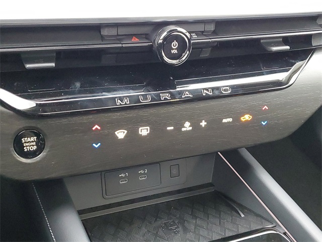 Vehicle image 32 of 34