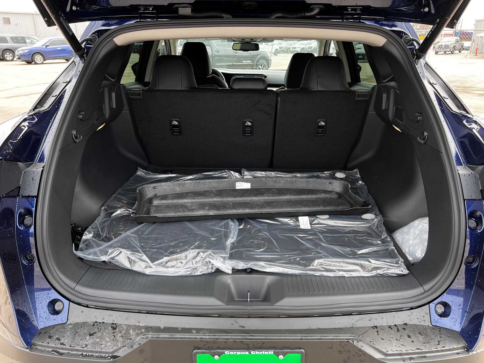 Vehicle image 10 of 22