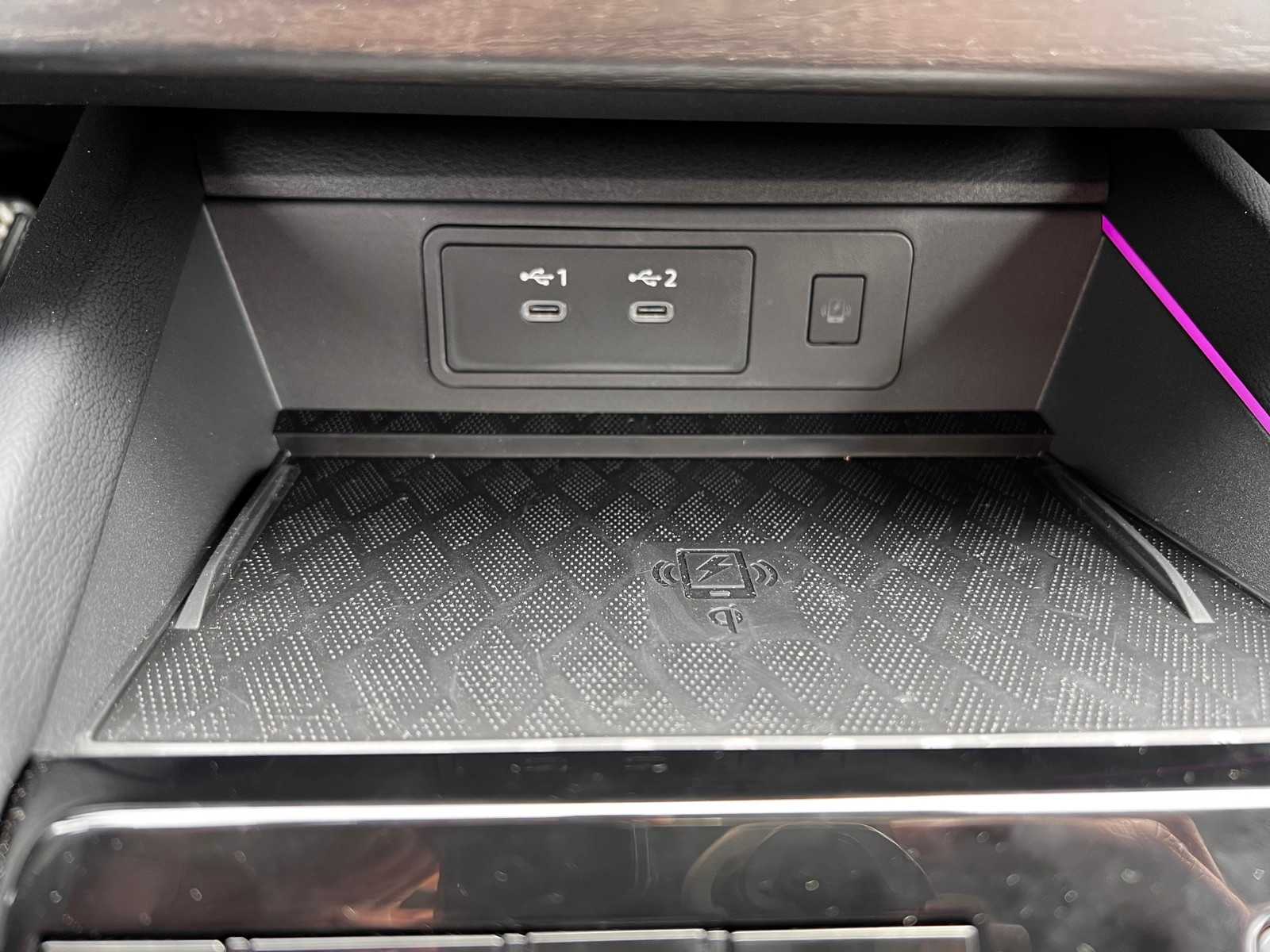 Vehicle image 16 of 22