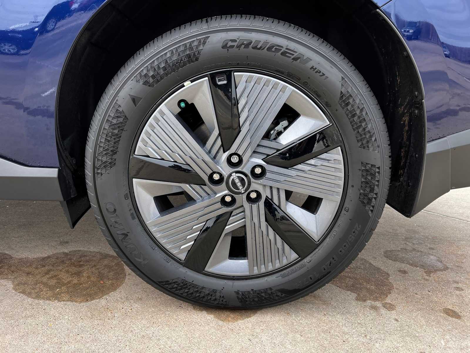 Vehicle image 9 of 22