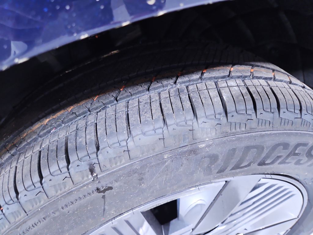 2025 Nissan Murano SL Image 12 of 31