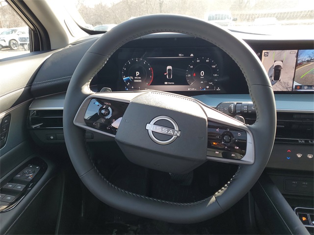Vehicle image 13 of 34