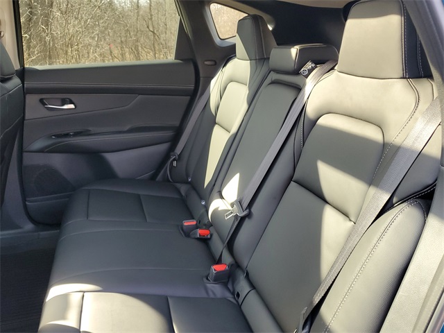 Vehicle image 7 of 34