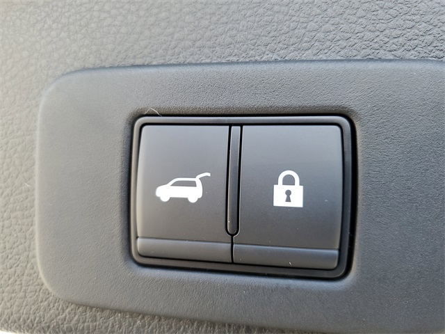 Vehicle image 28 of 34