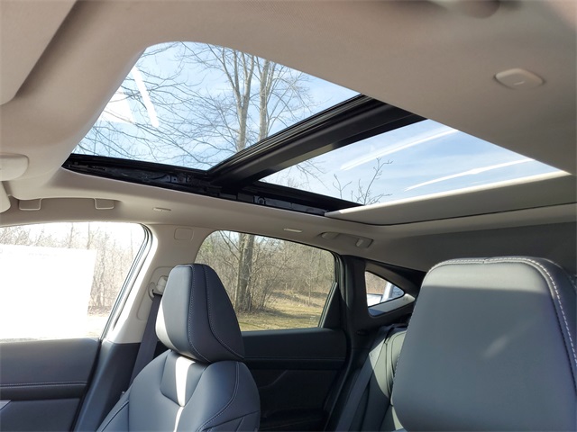 Vehicle image 10 of 34