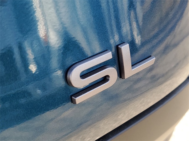Vehicle image 25 of 34