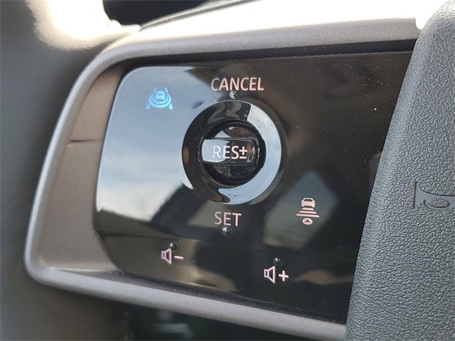 Vehicle image 27 of 34