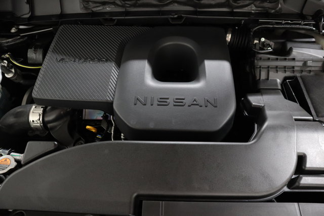 Vehicle image 33 of 38