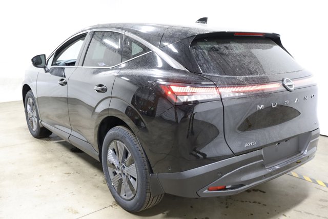 Vehicle image 4 of 38