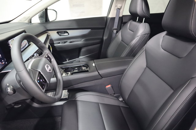 Vehicle image 15 of 38