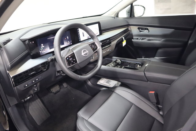 Vehicle image 14 of 38
