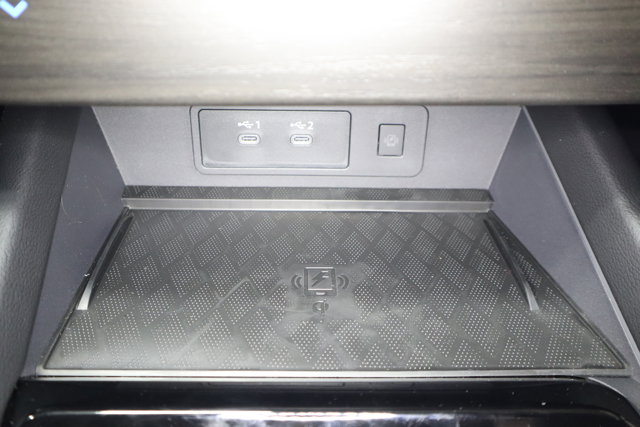 Vehicle image 27 of 38
