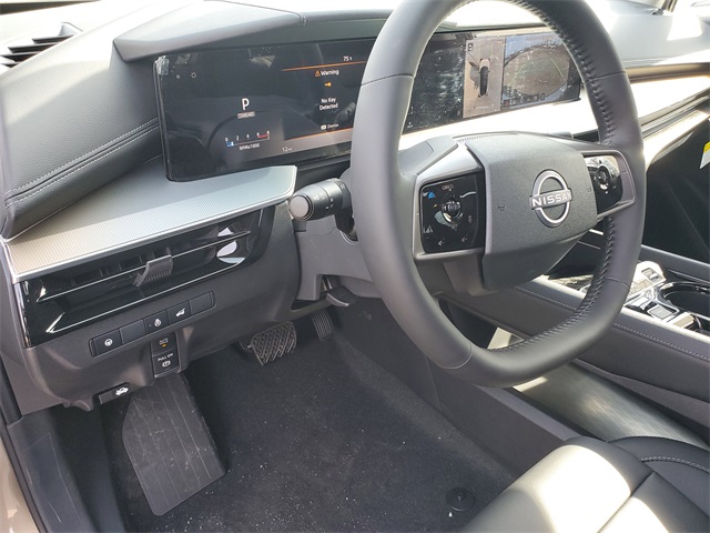 Vehicle image 12 of 34