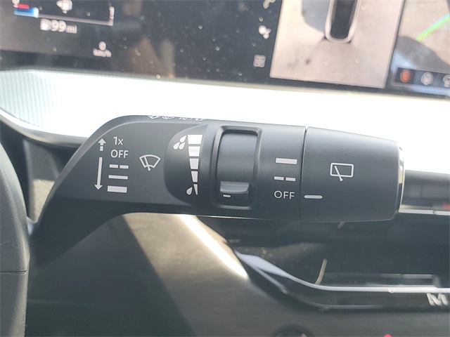 Vehicle image 28 of 34