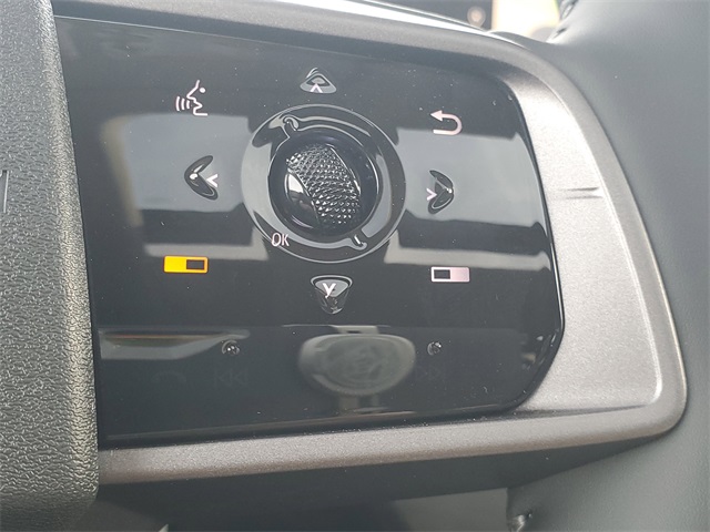 Vehicle image 32 of 34