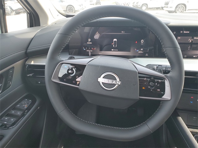 Vehicle image 33 of 34