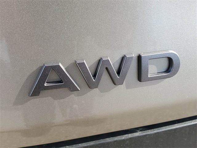 Vehicle image 25 of 34