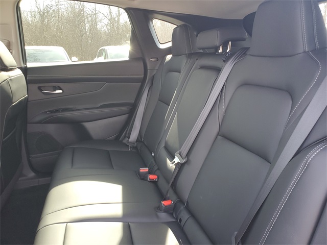 Vehicle image 7 of 34
