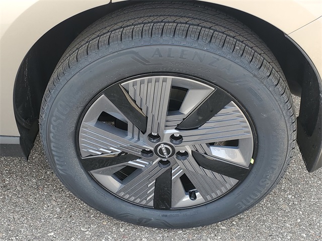 Vehicle image 5 of 34