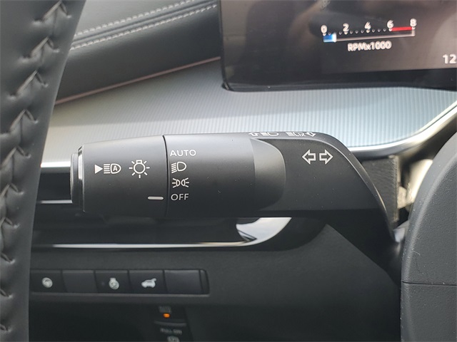 Vehicle image 26 of 34