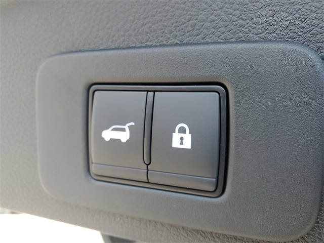 Vehicle image 30 of 34