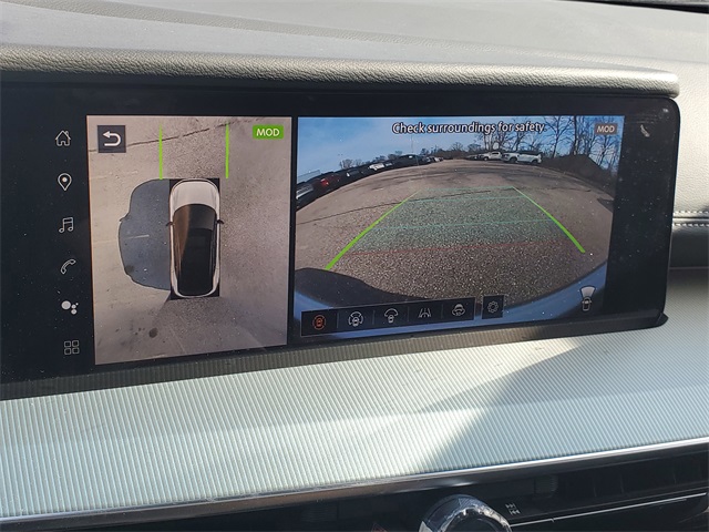 Vehicle image 16 of 34