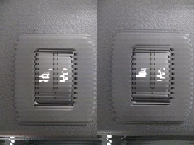 Vehicle image 11 of 34
